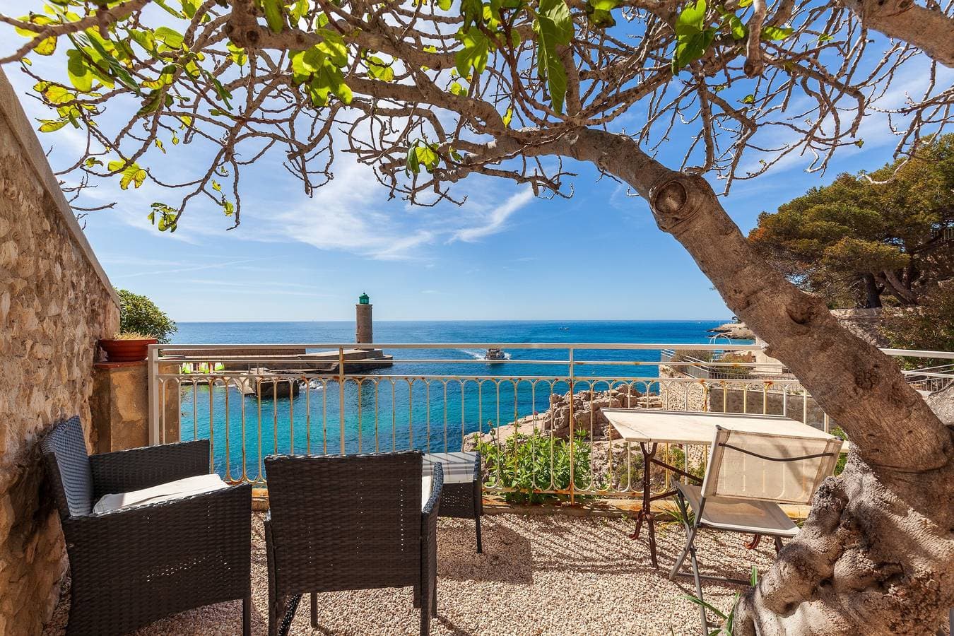 Foto 2 von 21: Ferienwohnung 'L'Aiguade À Cassis' mit Meerblick, privater Terrasse und WLAN