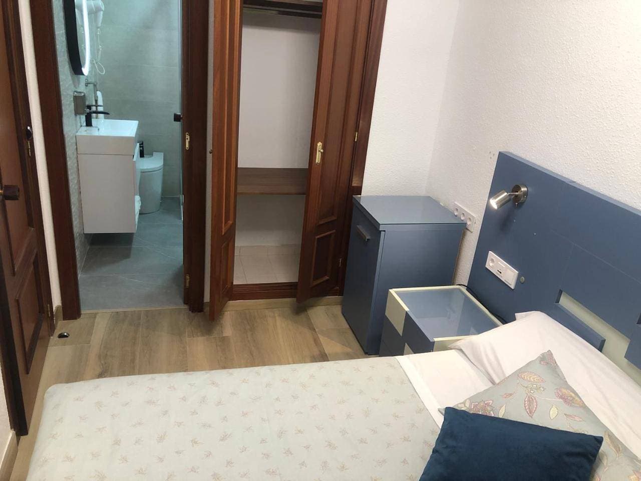 Foto 9 von 9: Small Double Room