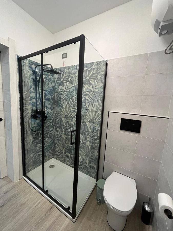 Foto 2 von 5: Double Room with Private Bathroom