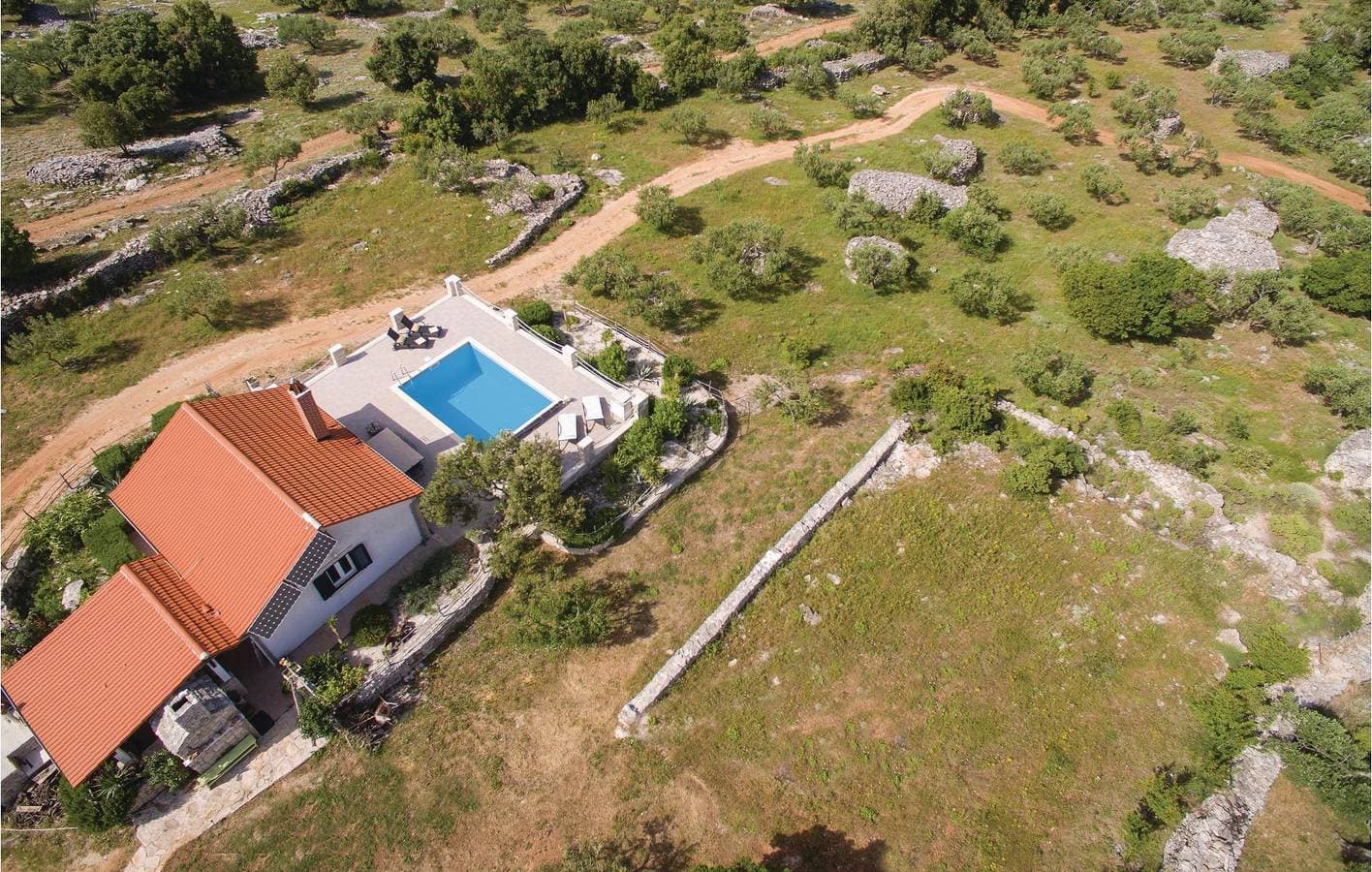 Foto 12 von 38: Gemütliche Ferienwohnung mit Pool, Terrasse und 2 km Entfernung zum Strand
