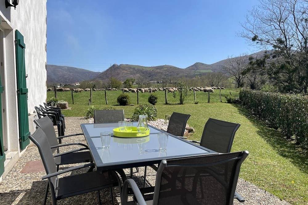 Spacious house close to mountains and beaches 1