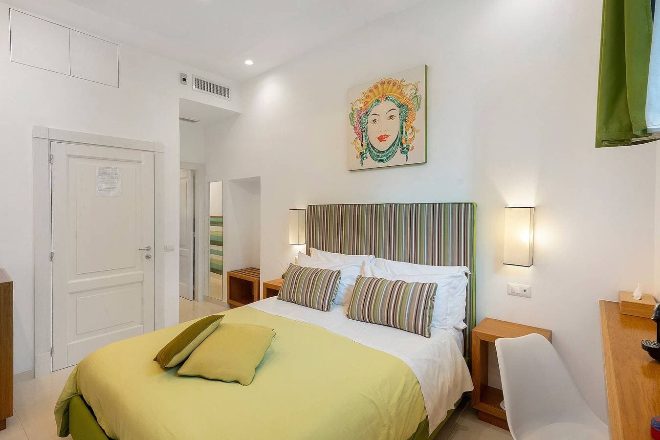 Foto 3 von 23: Sorrento Stylish – Standard Doppelzimmer im Herzen von Sorrent