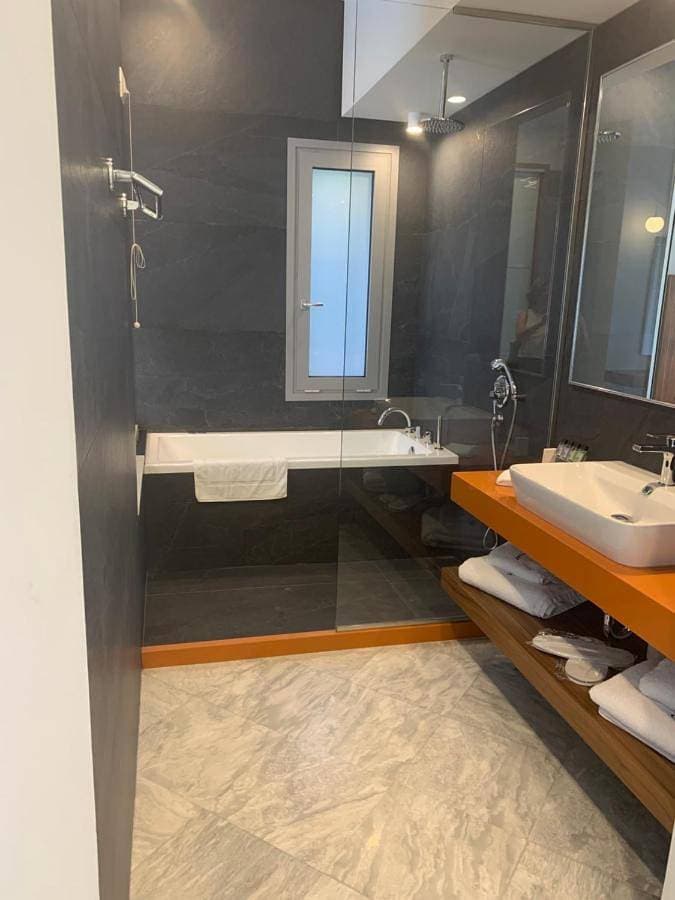 Foto 3 von 23: Luxury Twin Room