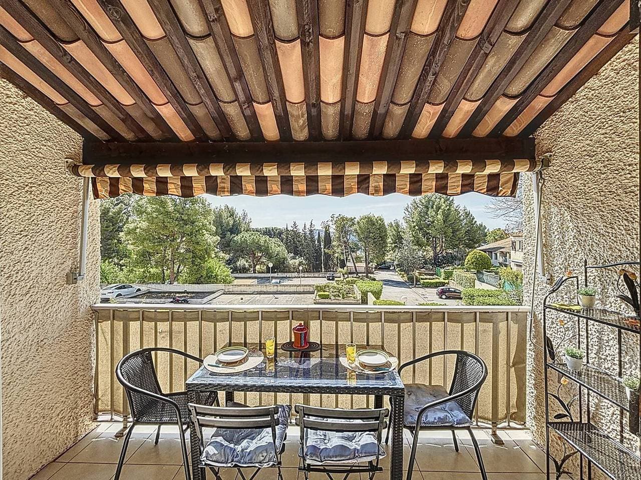 Hübsches Studio mit Terrasse und Parkplatz nahe Strand 1