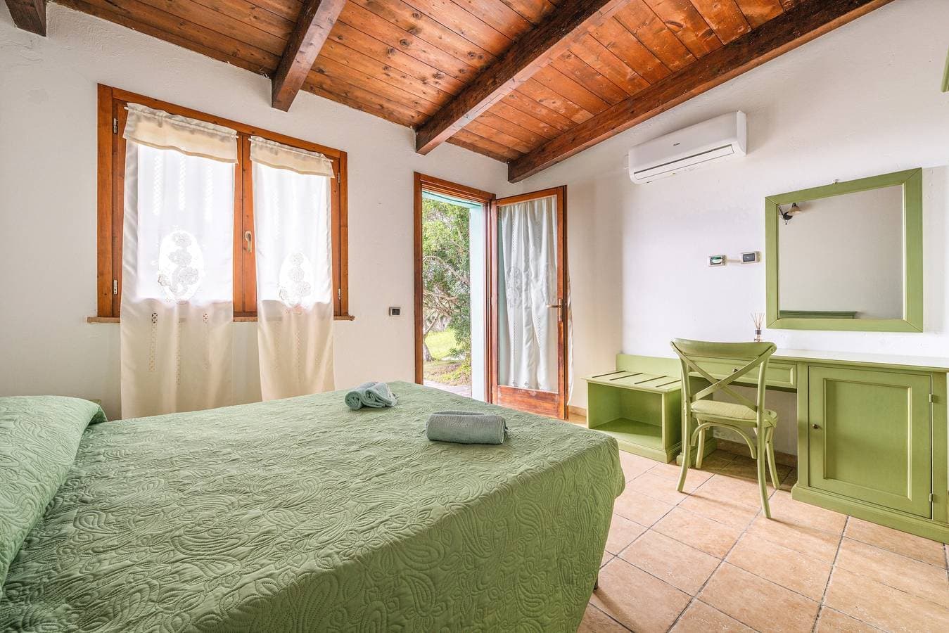 Foto 7 von 34: Villa "Olga" mit Meerblick, privater Terrasse und WLAN