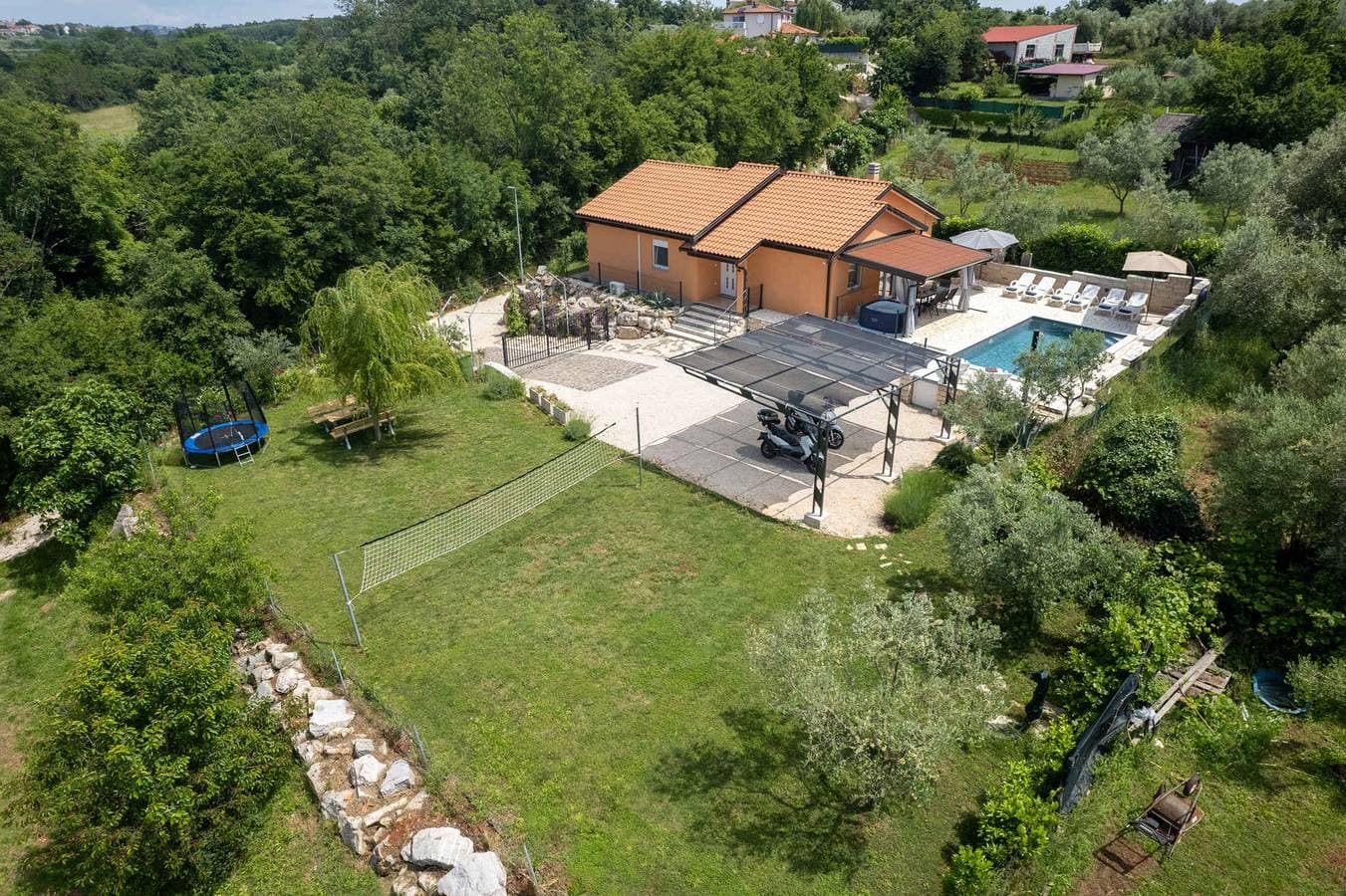 Foto 11 von 40: Villa mit großem Pool und Jacuzzi