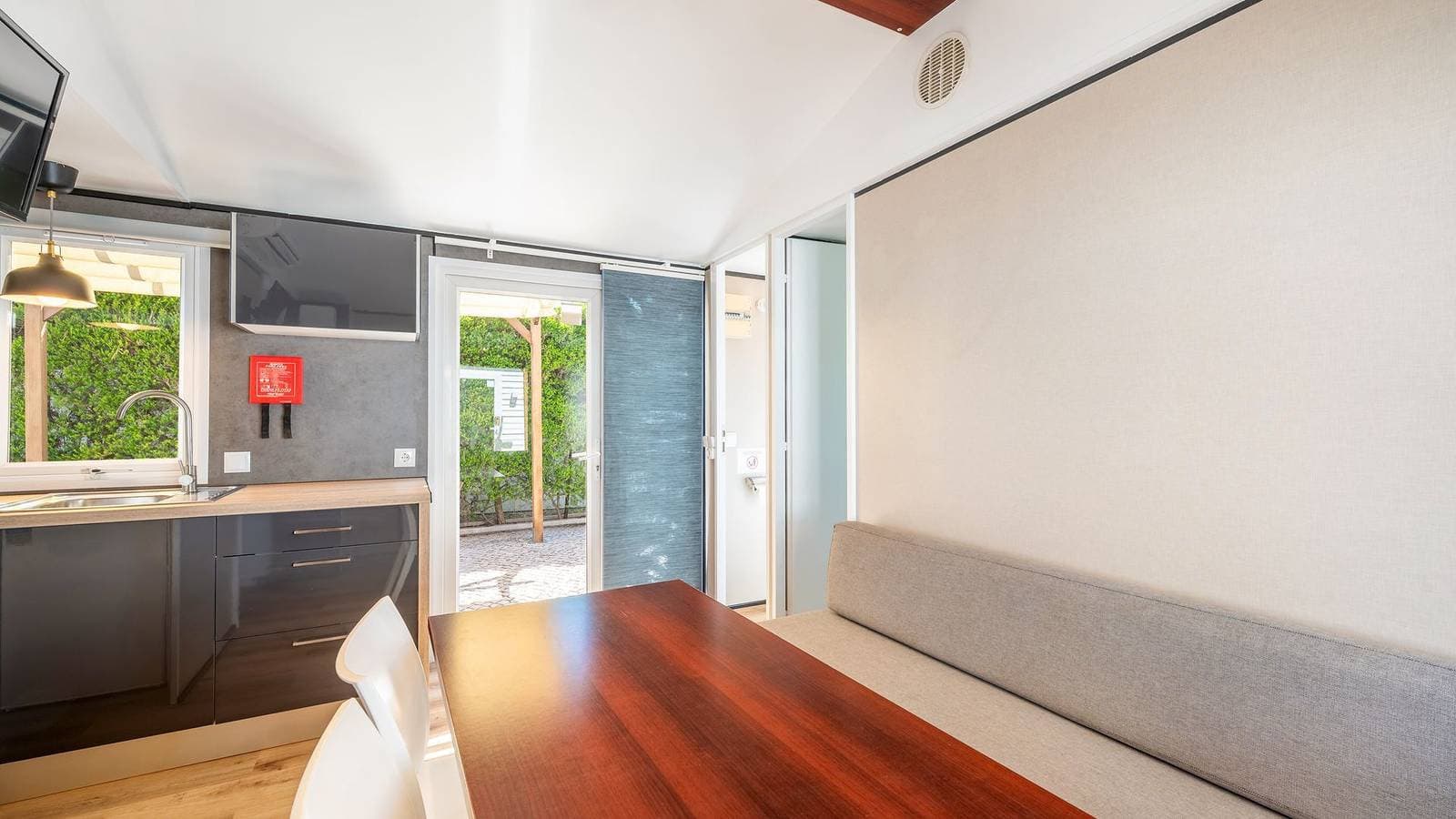 Foto 6 von 41: Ferienhaus für 4 Personen mit Pool