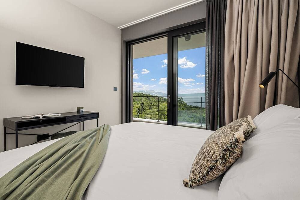 Foto 4 von 30: Villa Serenis – a Modern New-Build with Private Pool and Breathtaking Sea Views