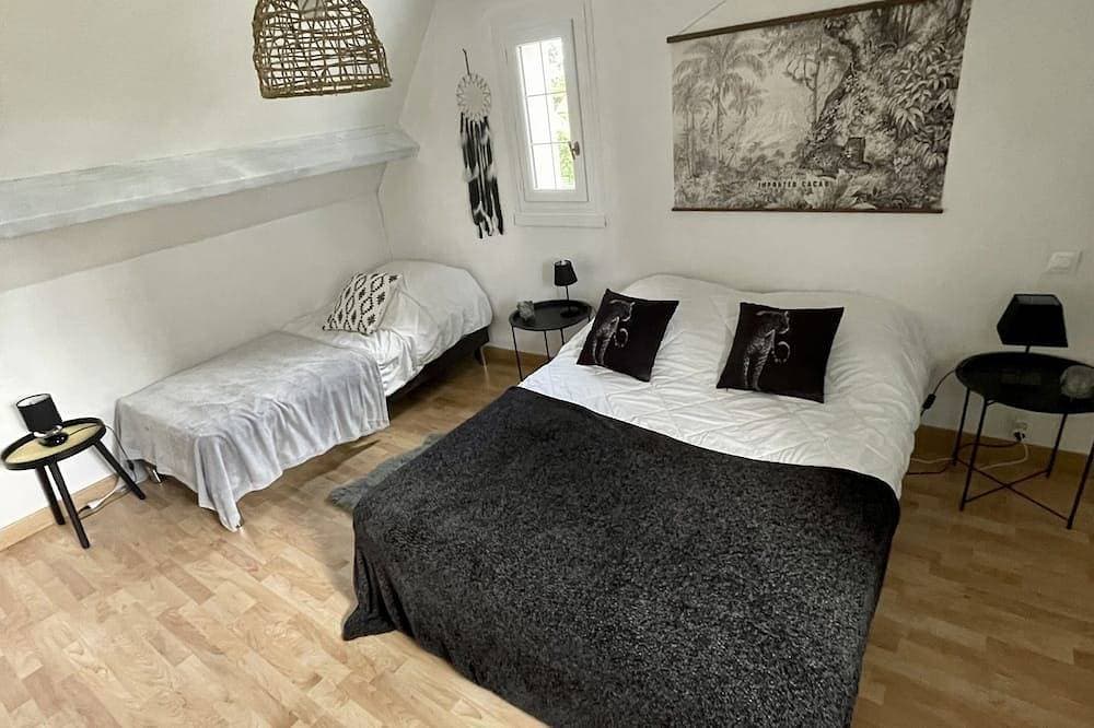 Foto 5 von 30: 4mn-sea-Cabourg 16p. gîte heated pool, fireplace, ping pong table etc...