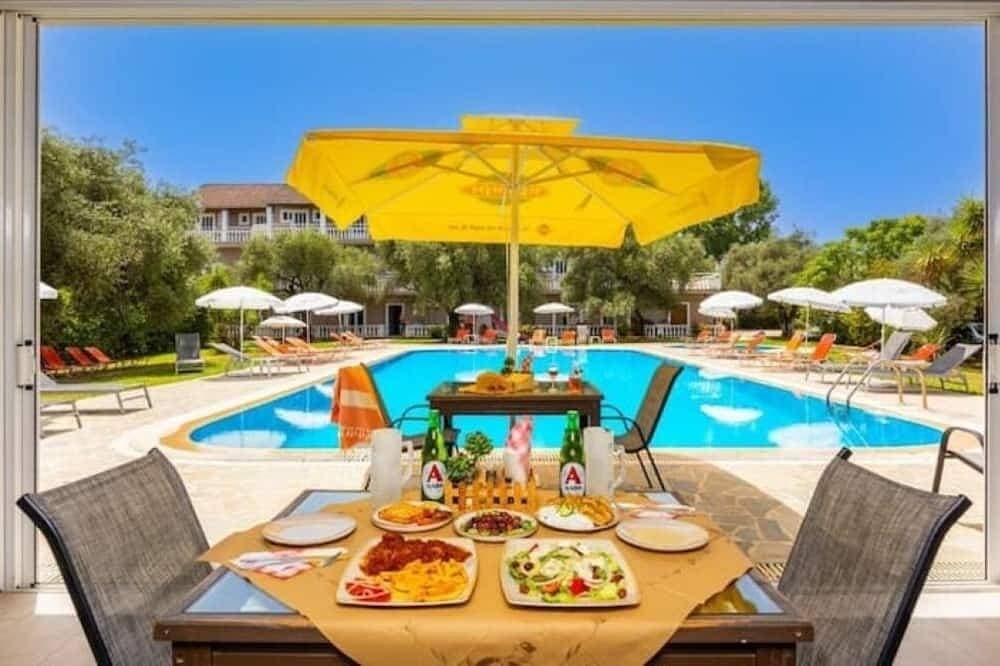 Foto 9 von 10: Kosmas Deluxe Studio – A Sun-Kissed Escape in Roda