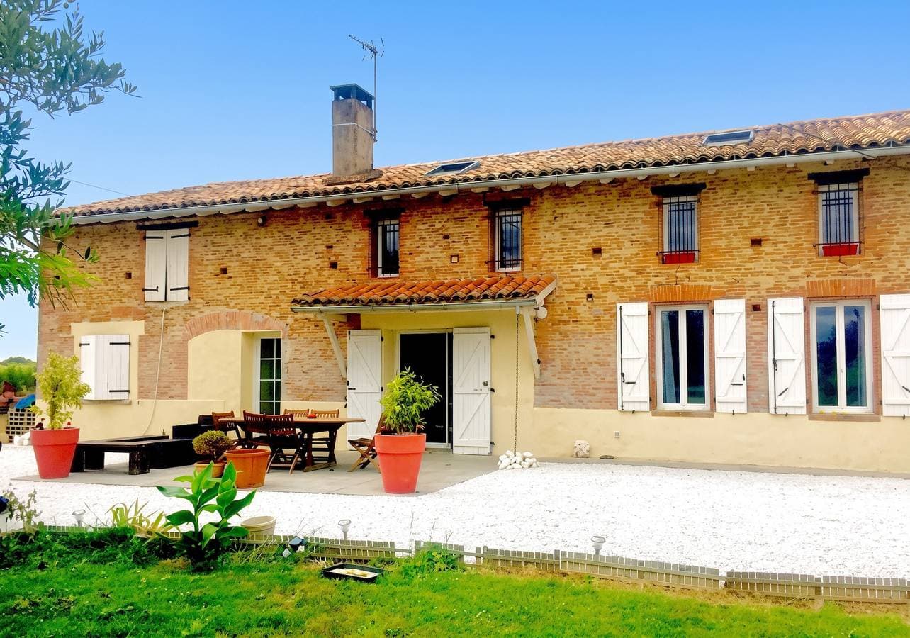 Foto 2 von 12: Charmantes Studio in Saint-Jory, 25 qm, geteiltes Schwimmbad