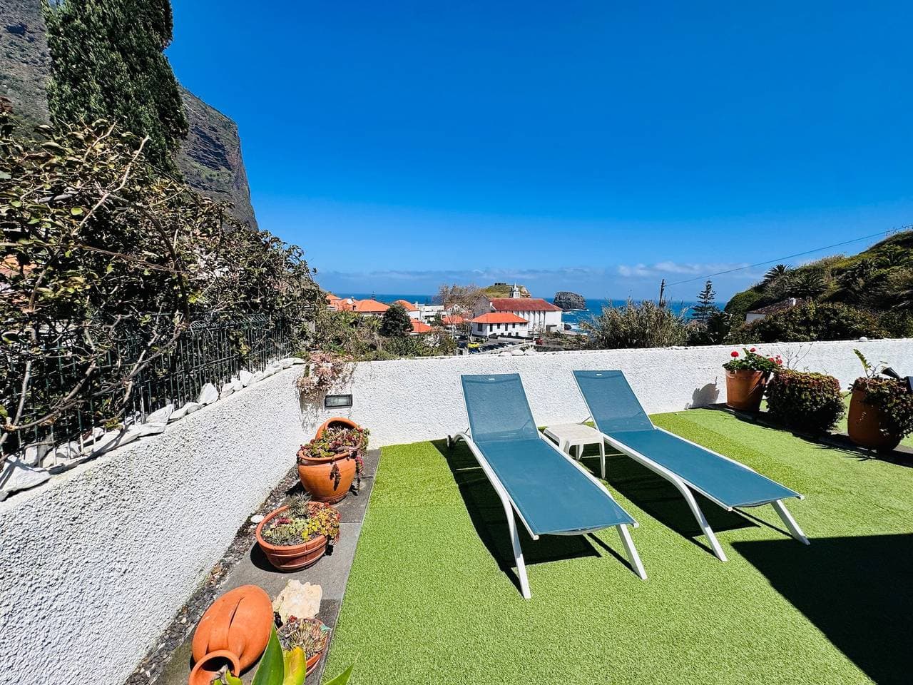 Foto 3 von 23: Studio Matilde e Joaquim mit Panoramablick aufs Meer