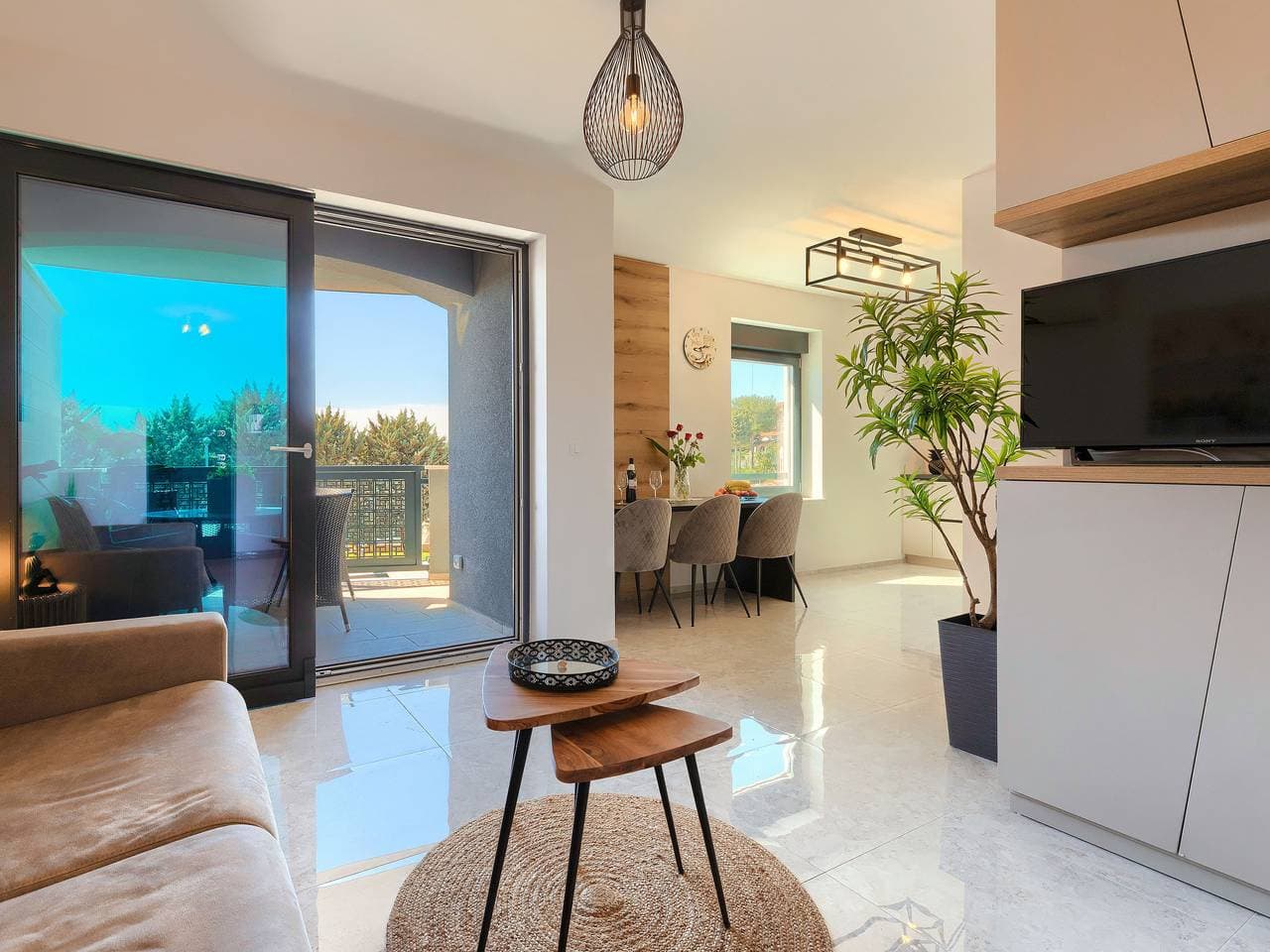 Schönes Mehrfamilienhaus Wing 77 1