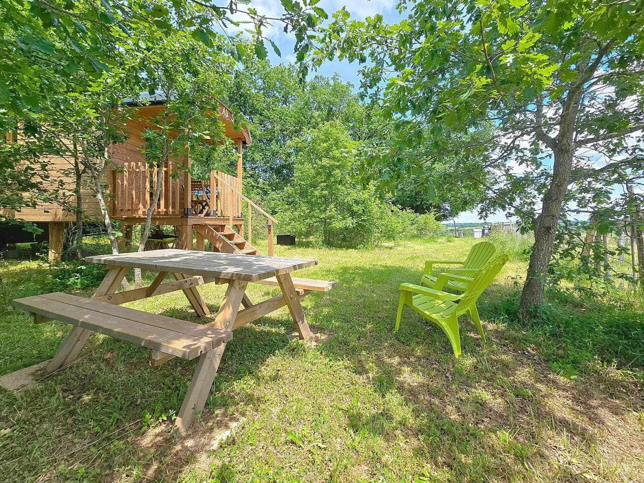 Foto 8 von 15: Cabane „Roulotte L'âne Au Salon En Armagnac“ – Romantische Auszeit im Grünen