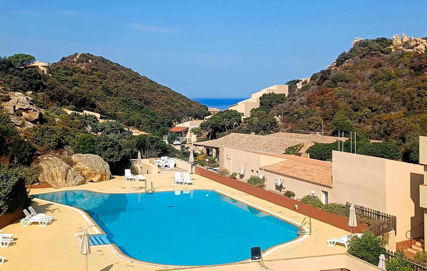 Foto 3 von 26: Gemütliche Ferienwohnung mit Pool, Küche und nur 1 km vom Li Cozi Beach entfernt