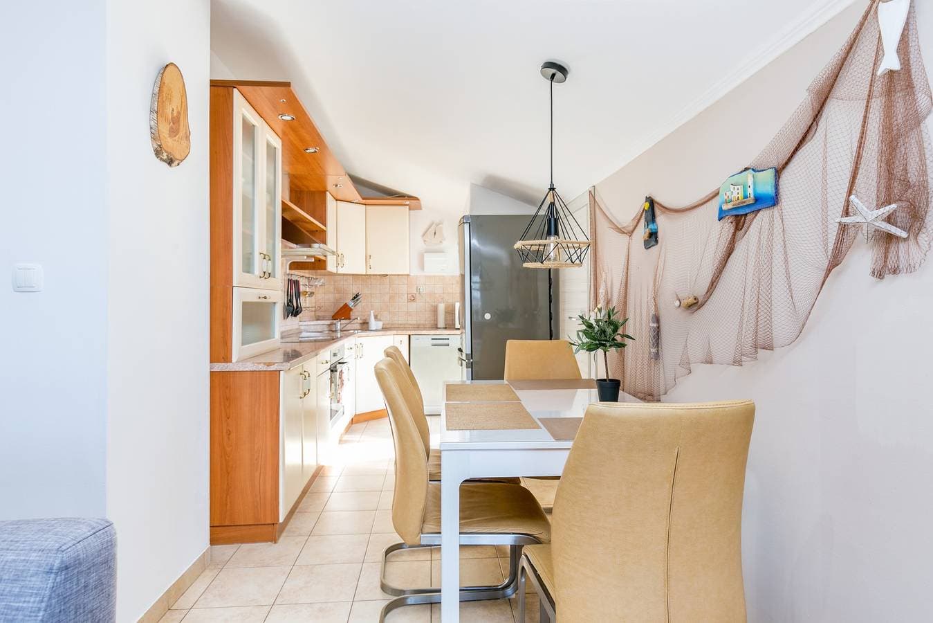 Foto 9 von 29: 2-Zimmer-Ferienwohnung mit Terrasse und Meerblick Trogir A-23836-a