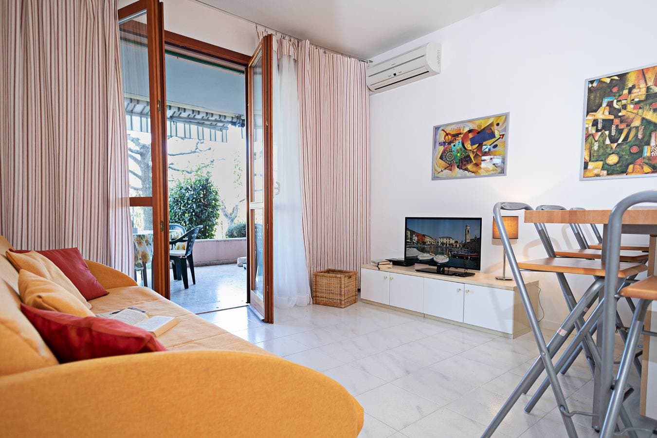 Foto 9 von 40: Regarda – Ortensia Zweizimmerwohnung  in Lazise mit Pool und Garten