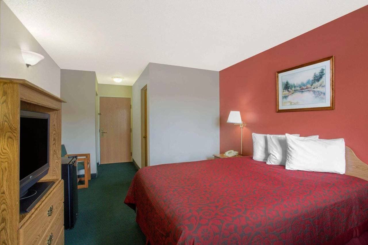 Foto 9 von 34: Days Inn by Wyndham Custer