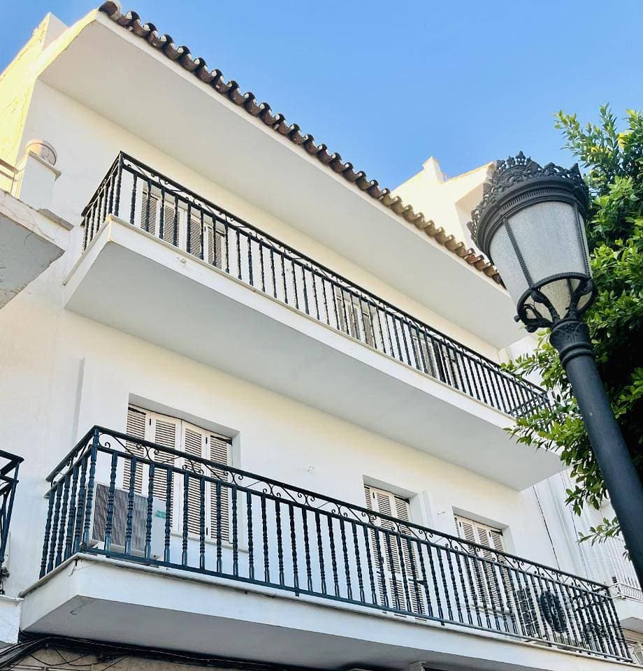 Foto 6 von 14: Two-Bedroom Apartment with Balcony and Terrace