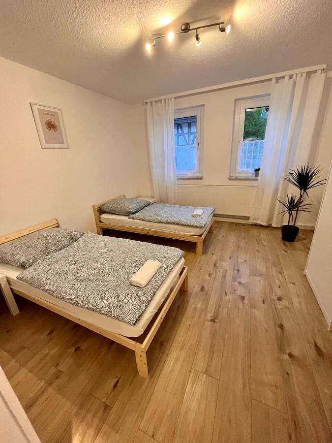Monteurunterkunft Simmershausen bei Kassel Einzelbetten, Parken, Waschen, Wifi 1