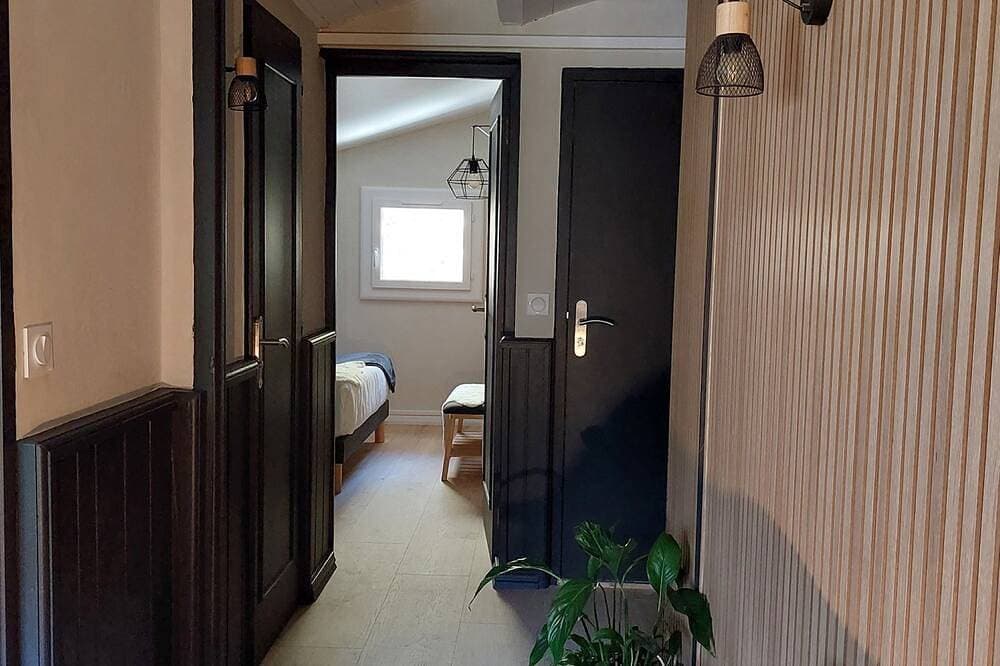 Foto 5 von 8: T2 Très Cocooning Dans un Chalet Traditionnel Entièrement Rénové