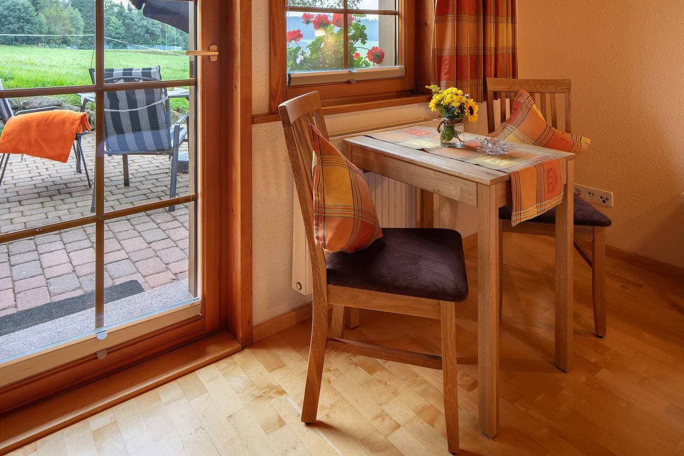 Foto 8 von 22: Gästezimmer Hirschsprung mit Bergblick, privater Terrasse und WLAN