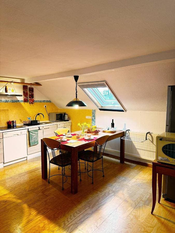 Foto 5 von 50: Two-Bedroom Apartment