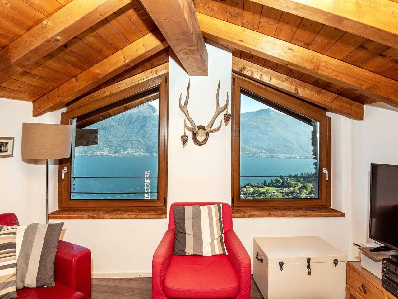 Foto 6 von 37: Ferienhaus 'Casa Bianca' mit Seeblick, privater Terrasse und WLAN