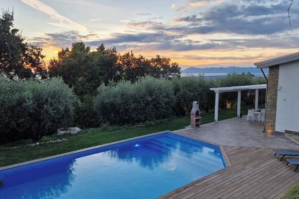 Cozy villa with pool nestled among the ancient olive trees of Cilento 1