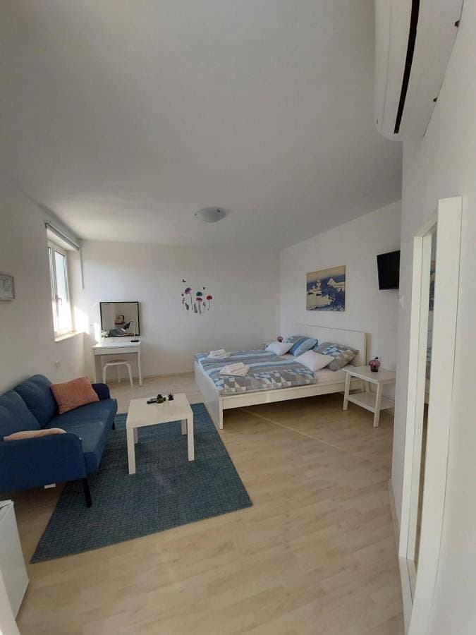 Foto 2 von 9: Double Room with Private Bathroom