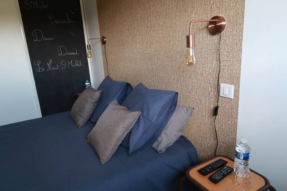 Foto 3 von 30: Gästezimmer „L'Abri des Flots“ mit Pool, gemeinsamer Terrasse und WLAN