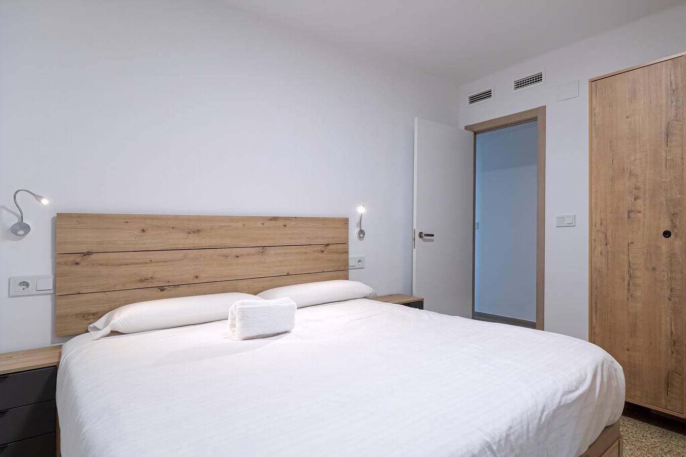 Foto 3 von 26: Ferienwohnung für 4 Personen mit Terrasse