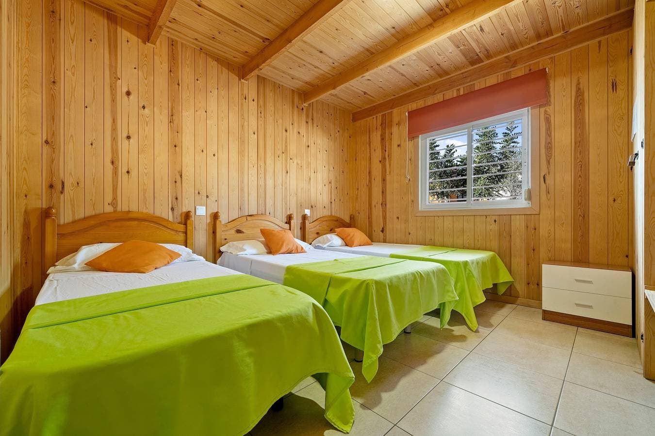 Foto 9 von 38: Ferienhaus "Delta" mit Gemeinschaftspool, Garten und WLAN
