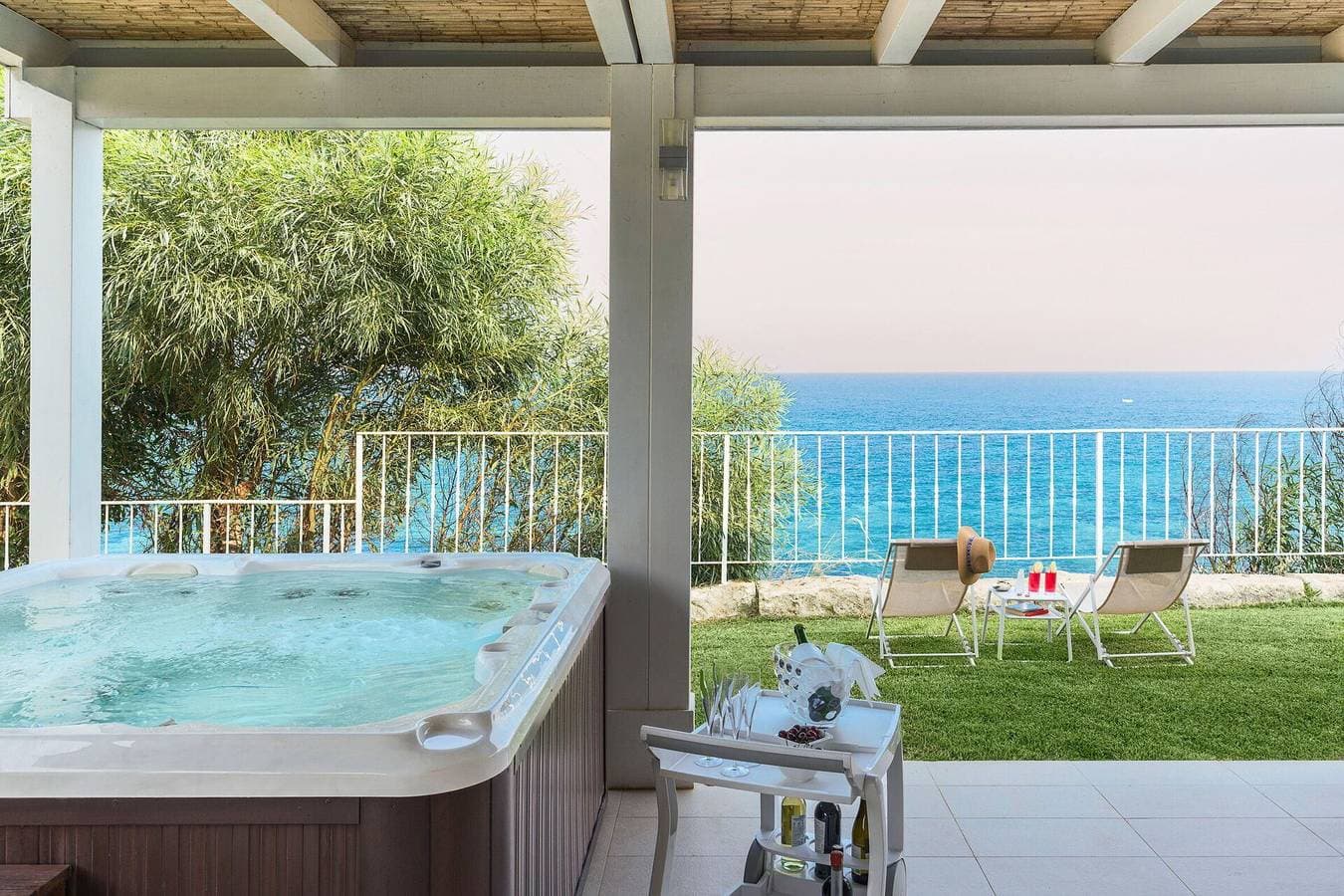 Foto 6 von 45: Villa für 6 Personen mit Terrasse
