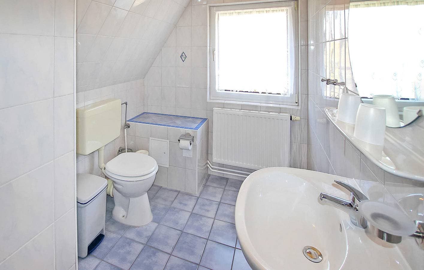 Foto 8 von 13: Gemütliche Wohnung mit Parkplatz, Internet - 200m zur Küste