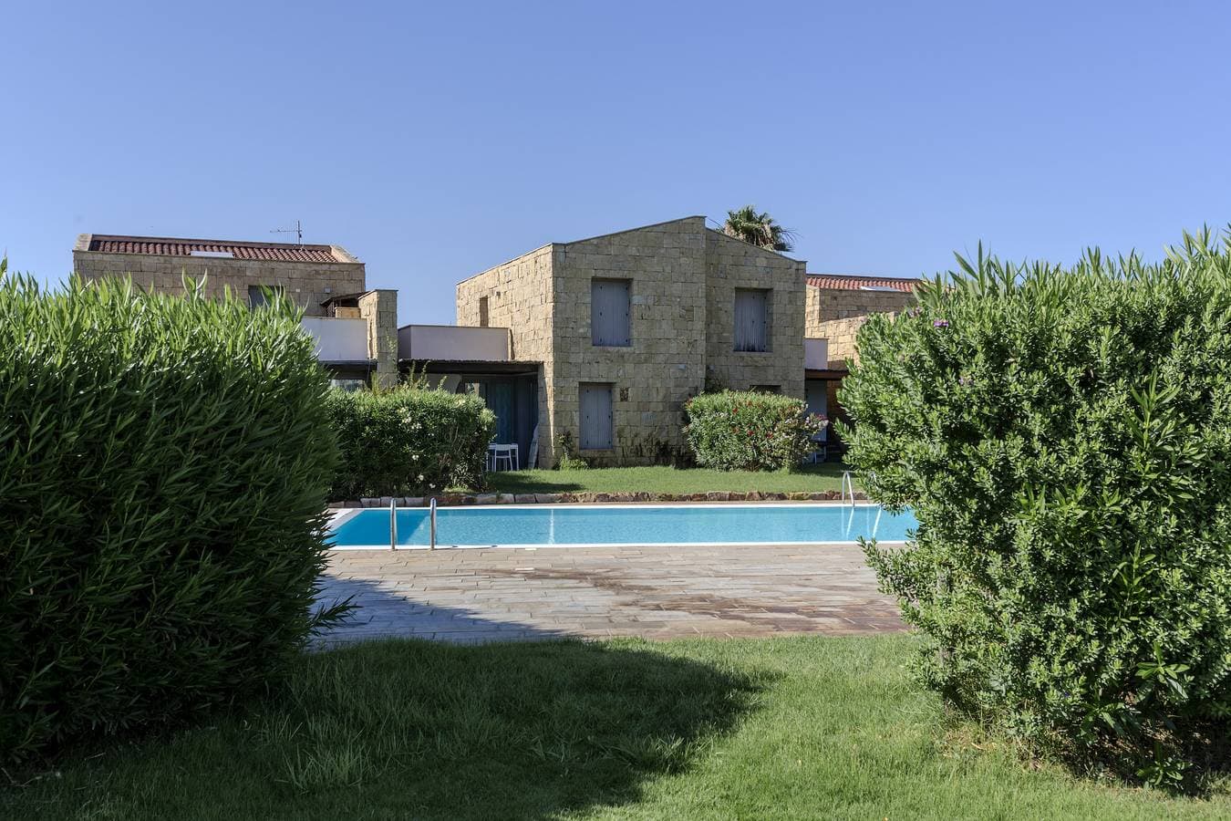 Foto 4 von 26: Golden Stone Villa: Pool & Relax