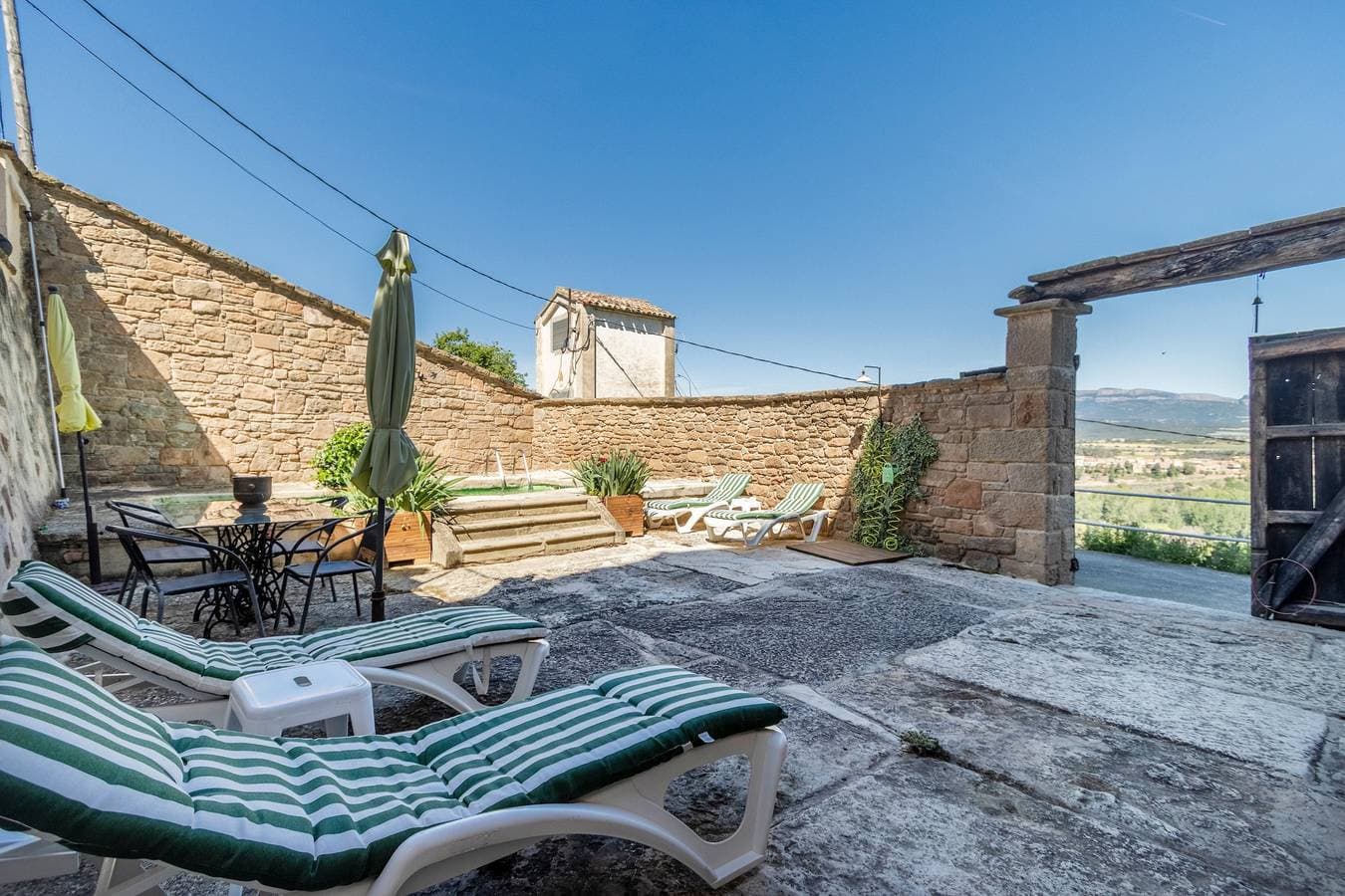 Foto 3 von 30: Ferienhaus 'Les Orenetes' mit Bergblick, WLAN und Klimaanlage