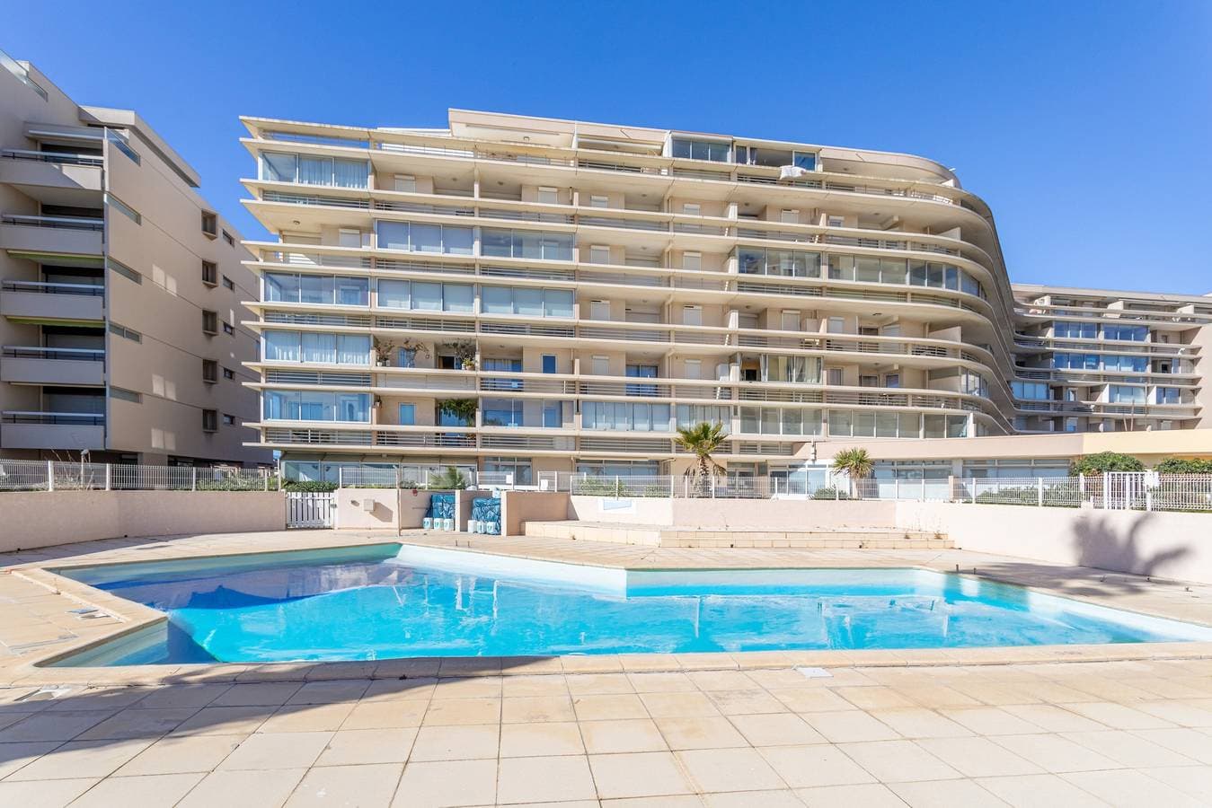 Foto 4 von 23: Einzimmerapartment 'Vue Mer' mit Meerblick, WLAN und Klimaanlage