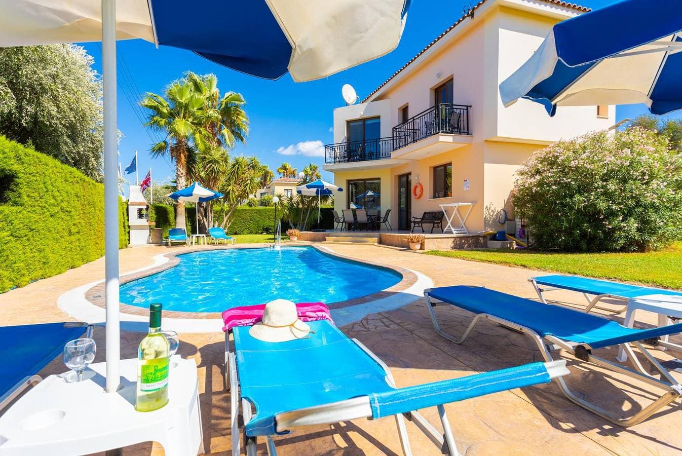 Foto 3 von 43: Villa für 7 Personen mit Terrasse