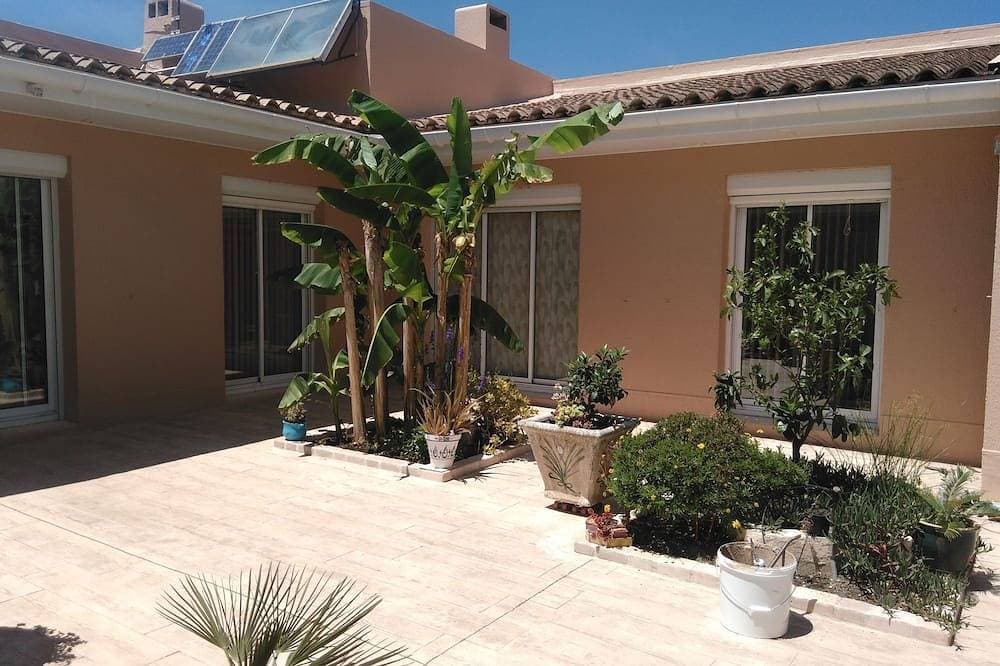 Foto 10 von 21: \"Le Patio\" Gites Für Zwei Menschen Mit Pool