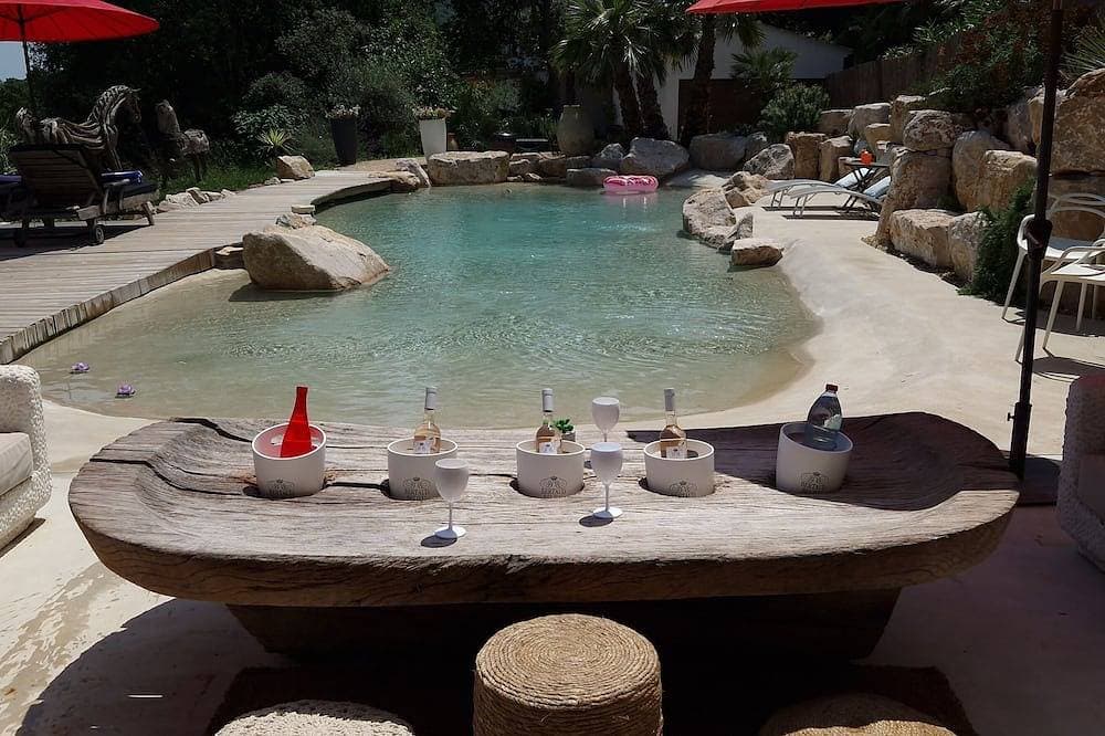 Family villa with secure lagoon pool & children's facilities - quiet forest 1