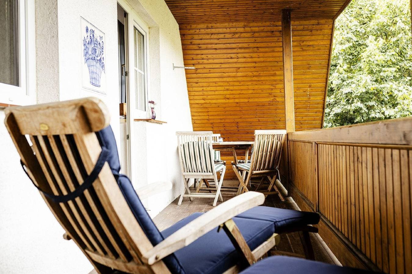 Foto 3 von 34: Landhaus Wildrose FeWo Og+Dg: Balkon, ruhige Lage