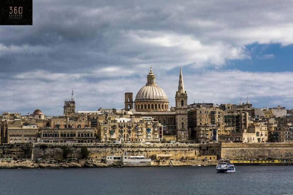 Foto 12 von 23: Central Studio in Gzira + Balcony & full Comforts!