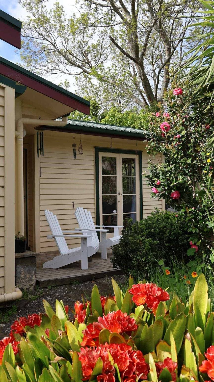 Tranquil Early 1900s Retreat in Auckland with Free Parking 1