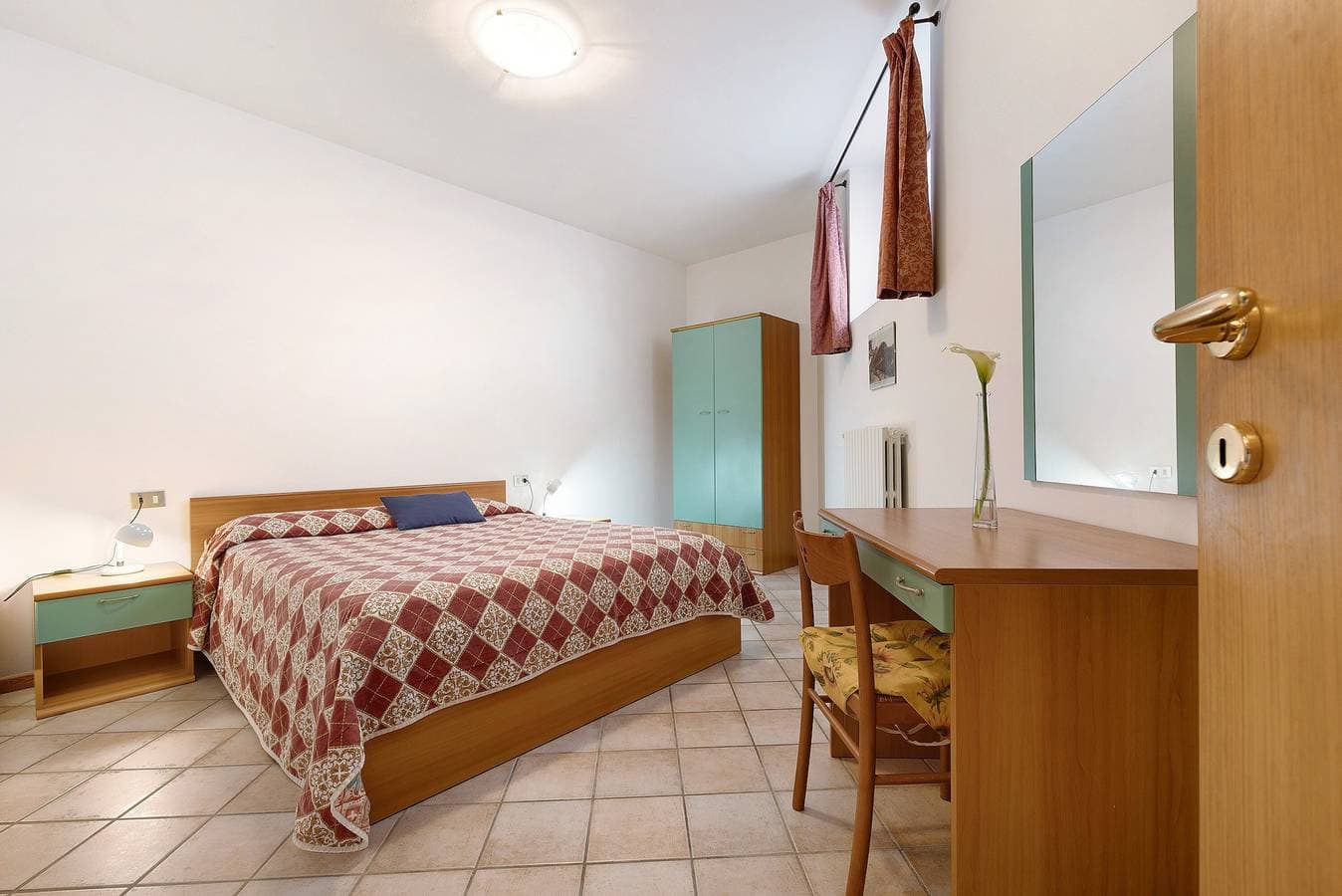 Foto 12 von 34: Ferienwohnung 'Rustico Spagnol 3' mit Seeblick, Pool und WLAN