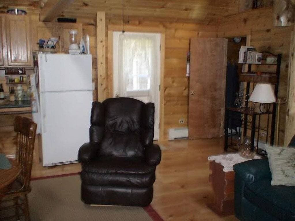 Foto 11 von 11: Hand Crafted Log Cabin