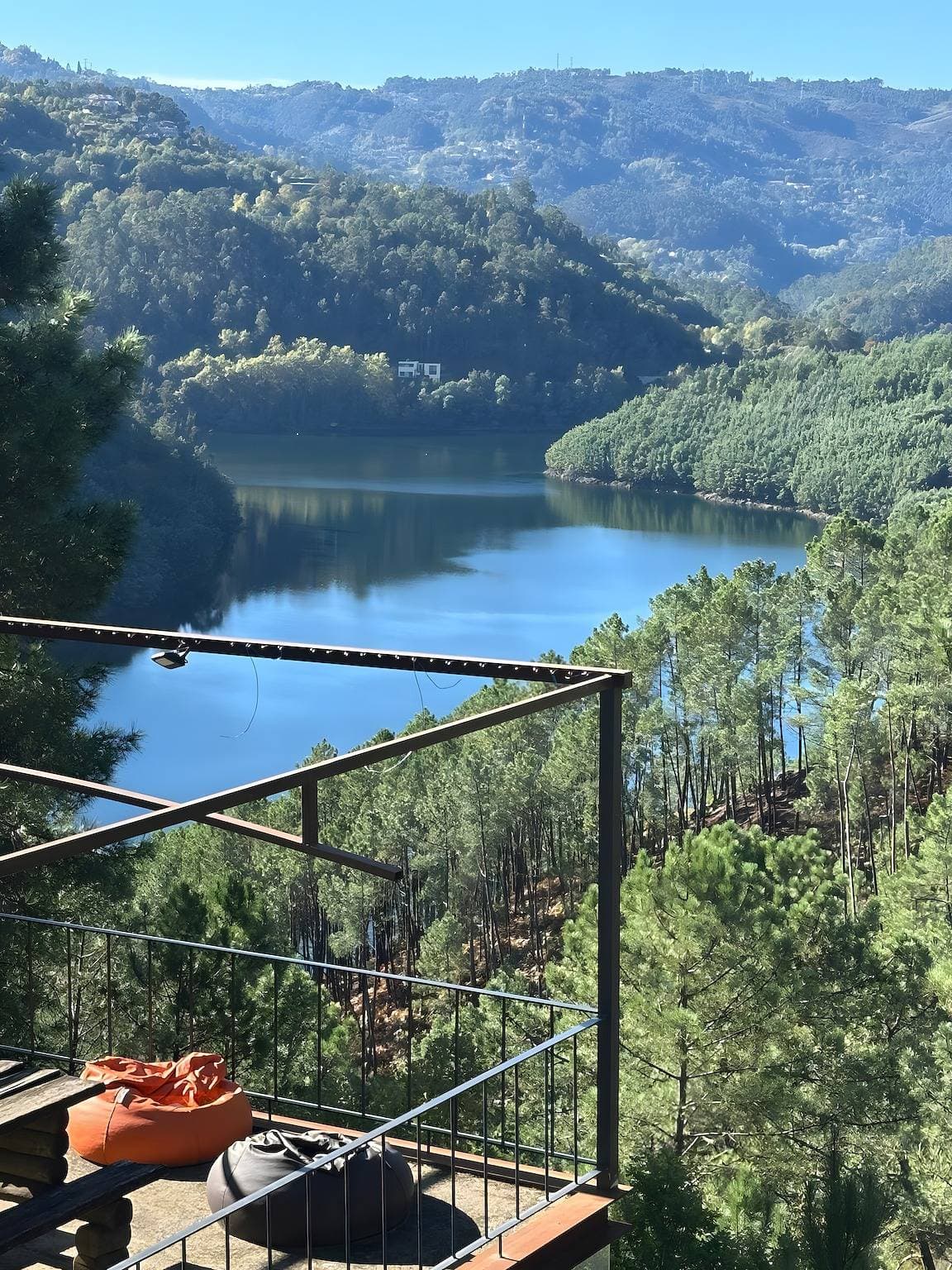Foto 2 von 23: Casa da Maria: Berghaus mit Seeblick, WLAN und Klimaanlage