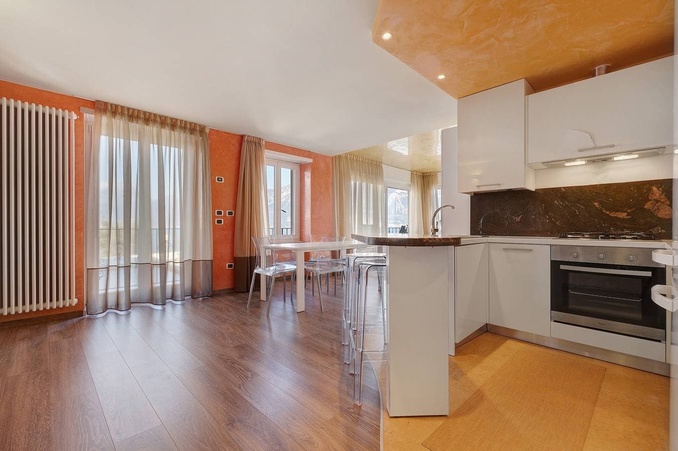Foto 8 von 36: Ferienwohnung 'Bianca' mit Seeblick, Wi-Fi und Klimaanlage