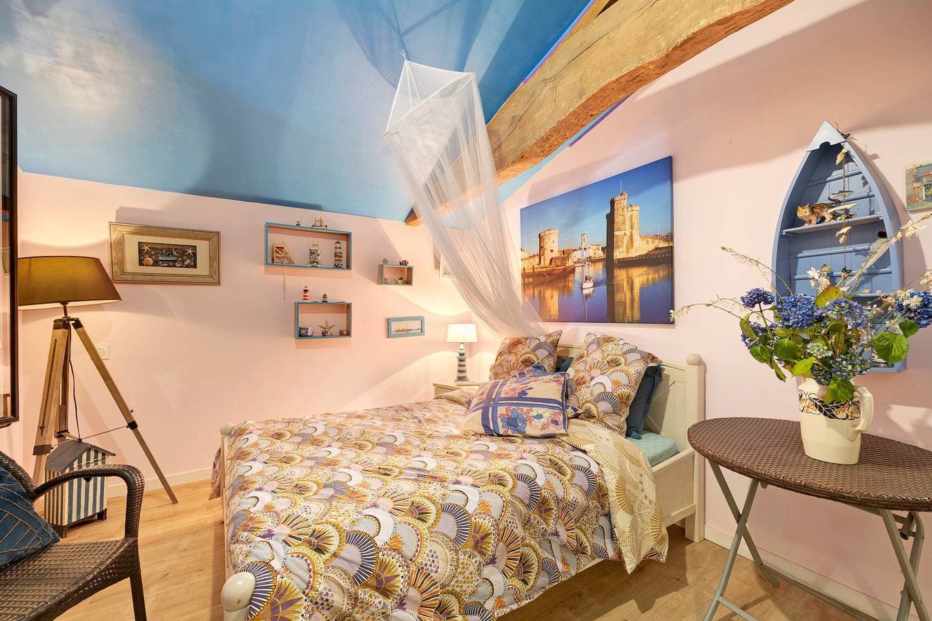 Foto 13 von 47: Bed & Breakfast 'Les Philous Gourmands - La Rochelle' mit privatem Garten und WLAN