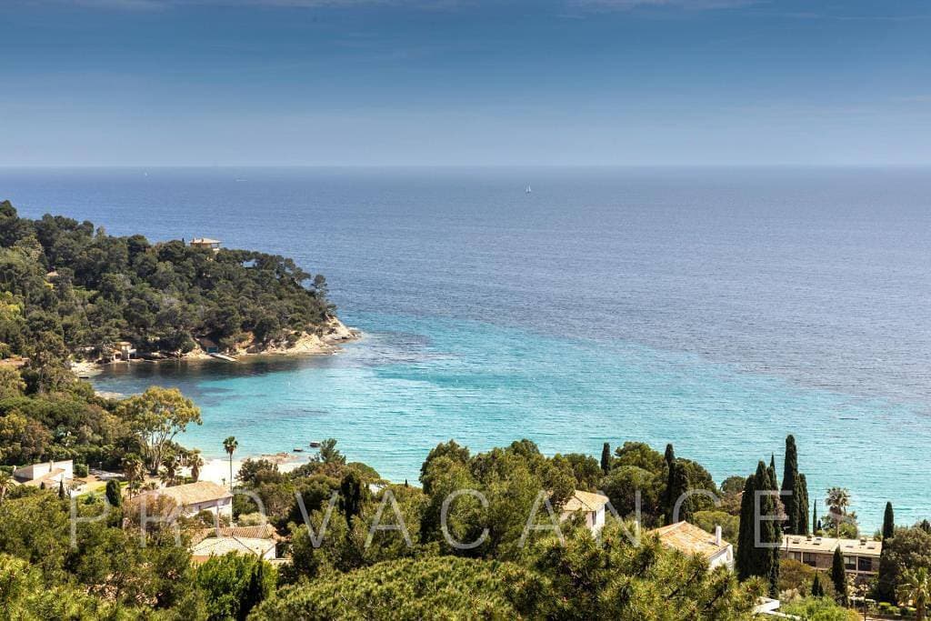 Foto 4 von 49: Villa mit Panoramablick auf das Mittelmeer in Rayol Canadel